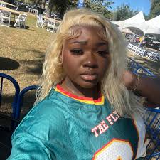 Just finished a short story , The Teacher by Emily Organ.I found it very  light reading, but decided I would download her Christmas book Diaster at  the Christmas Dinner.I like to start