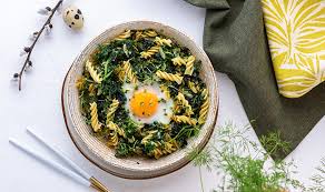 Unsere süßesten low carb rezepte. Low Carb Spinat Nudeln Mit Gratiniertem Ei Im Nest Recheis