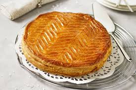 Recette De Galette Aux Creme Frangipane Et Patissiere La Recette Facile Recette Recette Galette Galette Des Rois Recette Galette Des Rois