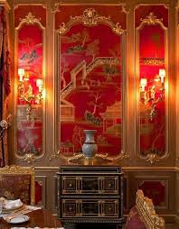 Red And Gold Chinoiserie Panels In A Dining Room Stunning Chinoiserie Decorating Chinese Decor Decor