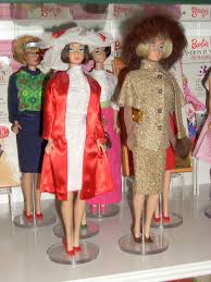 Barbie trolls international friendship day. More 1600 Series Lovelies In The Front A Brunette Ag In Shimmering Magic And A Blonde Ag In Gold N Glamour B Vintage Barbie Dolls Vintage Barbie Barbie Girl