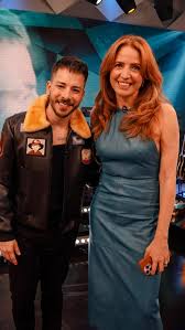 A gente acompanha a carreira dele há 35 anos e vem muito mais por aí:  @junior_oficial está rodando o país com a turnê Solo. Ele conversou com a  @polianaabritta sobre essa nova fase da carreira e ...