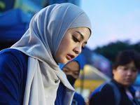 Kini Berhijab, Jenita Janet Terharu Ceritakan Nasib 1.000 Wig Koleksinya