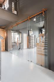 Industrial Look Urban Style In 2020 Glastrennwand Glaswand Glasbau