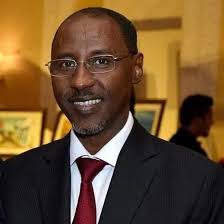 Madaxweynihi hore ee Galmudug Abdikarim Hussein Guled ayaa sheegay in uu u  tanaasulay musharax madaxweyne Abdirahman Abdishakur Warsame ka dib kulamo  is dabajoog ah oo siyaasiyiin iyo ganacsato kasoo jeeda Habargidir la