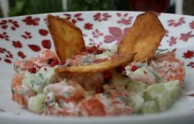 Tartare De Saumon Et Concombre Aux Chips Entrees My Cuisine Tartare De Saumon Alimentation Tartare