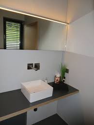 Gaste Wc Modern Und Fugenlos Wand Und Boden Aus Feinem Beton Gespachtelt By Fugenlos Modern De Gaste Wc Modern Modern Wohnen