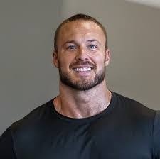 Carrie Cuff's Instagram, Twitter & Facebook