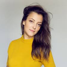 Camille lellouche, humoriste, comédienne, chanteuse one woman show : La Tournee Wallonne De Camille Lellouche Article Sortir Wallonie L Agenda Culture Loisirs Gratuit France Belgique