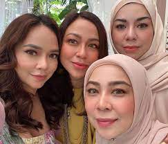 Nora danish, wawa zainal, kamal adli, adey syafrien, cat farish, sharifah shakinah, putri syasya ana lu'lu. Pesona Adik Beradik Perempuan 9 Selebriti Jelita Ini Inspirasi Siblinggoal Nona