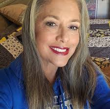 Michelle Winchell's Instagram, Twitter & Facebook