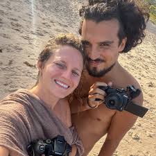 SIENDO VIAJEROS | Ain & Gonza (@siendoviajeros) • Threads, Say more