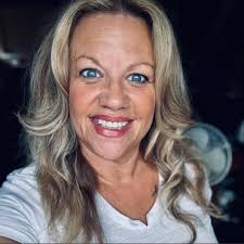 Ezra Veach updated her profile picture.