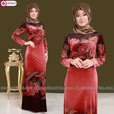 Sonbahar Cicek Desen Tasli Kadife Elbise Bordo Urun Kodu Bsf6001 139 90 Tl Elbiseler Elbise Elbise Modelleri