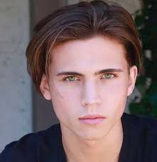 Tanner Buchanan 19 Year Old Actor From Cobra Kai On Youtube A Great Show Especially If You Love The 80 S Girl Meets World Boy Hairstyles Boy Celebrities