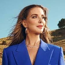 Ariel Mcnulty's Instagram, Twitter & Facebook