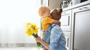 Les enfants qui s'aiment s'embrassent debout contre les portes de la nuit et les passants qui passent les désignent du doigt mais les enfant qui s'aiment ne sont là pour personne et c'est seulement leur ombre qui tremble dans la nuit, excitant la rage des passants leur. Je N Arrive Pas A Dire Je T Aime A Mes Enfants C Est Grave Lci