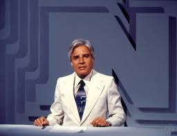 A presença é uma homenagem aos 70 anos da televisão cid moreira relembrará, além dos 27 anos à frente do jornal nacional, os cerca de 40 trabalhando no fantástico, programa que lhe possibilitou. Esta Foto De Cid Moreira Barbudo Adotando 3 Cachorros E Maravilhosa Hypeness Inovacao E Criatividade Para Todos
