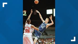Former nba player shawn bradley was left paralyzed after he was struck by an automobile while riding his bike on jan. Mnupf95w We7pm