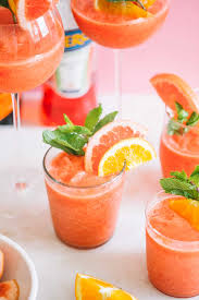 Frozen Aperol Spritz Cocktail The College Housewife Recipe In 2020 Cocktails To Make At Home Aperol Spritz Prosecco And Orange Juice