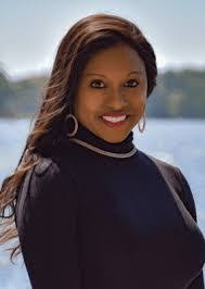 Tracy Girard's Instagram, Twitter & Facebook