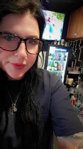 Pamela Hofer's Instagram, Twitter & Facebook