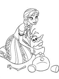 Sur ce coloriage, la reine des neiges elsa fait un câlin à son intrépide petite soeur anna. Epingle Par Pavlina Velebova Sur Ä¾adove KraÄ¾ovstvo Coloriage Reine Des Neiges Coloriage Elsa Coloriage