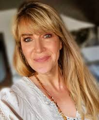 Hola ❤️ amor ❤️ tomando unos mates y buscando la mujer de mi vida y  apareciste tu amor te mando un 😘 💋 y un fuerte 💪 abrazo