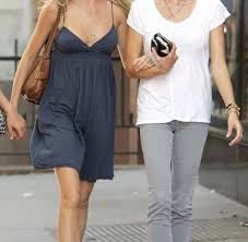 Gisele bündchen talks about her competitive dodgeball games with her husband tom brady, shares details about their first date and guides jimmy through a. Supermodel Hochzeit Gisele Bundchen Heiratet Football Star Tom Brady Welt