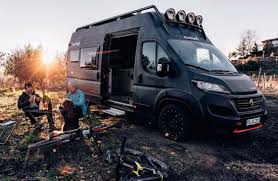 A L Occasion Du Salon Du Camping Car De Dusseldorf Sunlight Devoile Son Cliff 44 Adventure Un Van Specialement Concu Pour Les Barou In 2020 Adventure Car Adventure 4x4