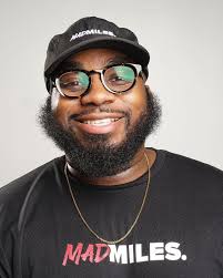 Has anyone ran past @n_rose_j and his lens?! 📸🔥💯 Harris understands and  exemplifies the importance of creating timeless memories by making a  “simple” photo last a lifetime. SWIPE ➡️ to see some