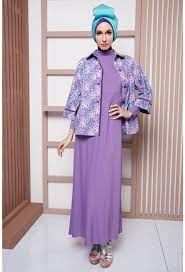 Ada fitur prediksi tren baju masa kini untuk menambah inspirasi baju yang akan anda desain. Baju Muslim Zoya Edisi Terbaru All Desain