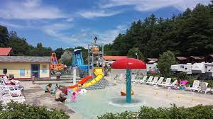 Yogi Bear S Jellystone Camping And Cabin Resort Jellystone Park Splash Pool New Hampton