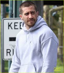In a promotional video released before southpaw's debut, director antoine fuqua revealed that when gyllenhaal first signed on to the film, he told gyllenhall that in order to act like a fighter. Jake Gyllenhaal Looks Great Even With Facial Injuries For Southpaw Filming In The Bronx Photo 3179521 Jake Gyllenhaal Pictures Just Jared
