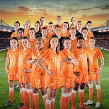 Oranje leeuwinnen morphing foto's van nederlands vrouwenteam die in elkaar overlopen d.m.v. Oranjeleeuwinnen Added A New Photo Oranjeleeuwinnen