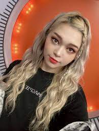 Muitas vezes, a maioria das pessoas deu classificações positivas neste livro sobre músicas americanas 2020. Pin De Bad Girl Em Alexa ì•Œë ‰ì‚¬ Em 2020 Cantores Musicas Kpop Cantores Americanos