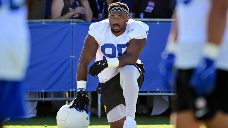 Rams' Myles Garrett to have knee surgery, headed to injured reserve,  sources tell ESPN - ABC7 Los Angeles