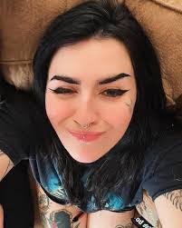 Jade Sierra's Instagram, Twitter & Facebook