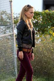 Natalie Portman On The Set Of A Terrence Malick Film In Austin 10 20 12 Natalie Portman Natalie Portman Hot Natalie Portman Age