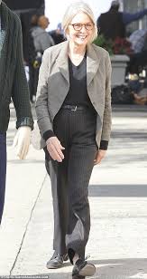 See more ideas about diane keaton, diane, dianne keaton. Diane Keaton 67 Reveals Silver Hair On Set Of New Movie Life Itself Daily Mail Online