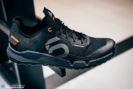Adidas schuhe turnschuhe damen neue turnschuhe adidas turnschuhe strickschuhe moda entdecke die adidas zx schuhkollektion für frauen, männer und kinder online auf adidas.de. Five Ten Trailcross Kollektion Vorgestellt Neue Schuhe Mit Adidas Enduro Mountainbike Magazine