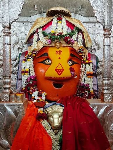 श्री रेणुकादेवी संस्थानच्या अध्यक्षपदी सहधर्मादाय आयुक्त हिराताई शेळके; पदभार स्वीकारला