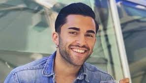 Valentina e tommaso sono una coppia di temptation island 2021, il cognome di valentina è nulli augusti è nata nel 1981 e fa la geometra, mentre il cognome di tommaso è eletti, è nato nel 2000 ed è in cerca di lavoro. Temptation Island 2021 Chi E Il Tentatore Alessandro Eta Carriera Vita Privata Controcopertina Com