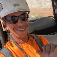 Is air assisted airless tip build normal?