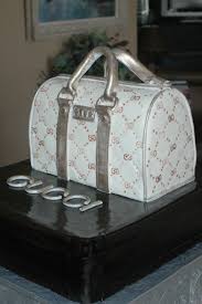 Gucci Purse Cake Gateau Anniversaire Anniversaire Gateau Pate A Sucre