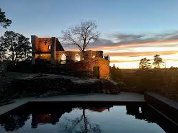 Ruin Retreat — photo 1