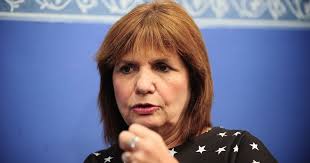 Born in buenos aires, bullrich graduated from the university of palermo and as a young woman was involved with the. Patricia Bullrich Somos Mirados Por La Sociedad Como El Posible Sustituto De Este Gobierno En 2021