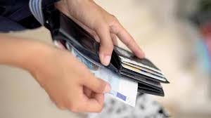 Ils recevront dorénavant un seul paiement au lieu de deux auparavant. Retraite Impots Prime Taxe D Habitation Tout Ce Qui Va Bientot Changer Pour Vous