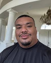 Larry Wales's Instagram, Twitter & Facebook