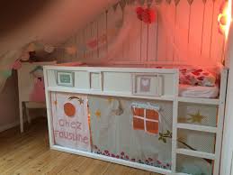 Rideau De Lit Une Cabane Sous Le Lit Mezzanine Chambre D Enfant De Bebe Par Fil De Chapuze Rideaux De Lit Lits Mezzanine Idees De Lit